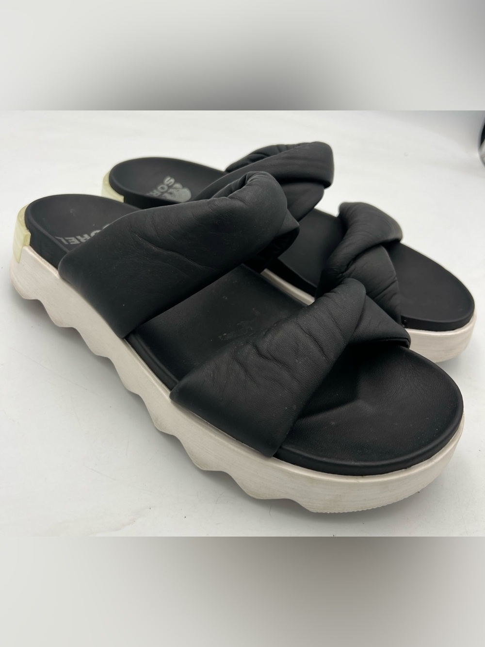 Sorel Women's VIIBE Twist Leather straps black slip-on sandals Women’s Size 8.5